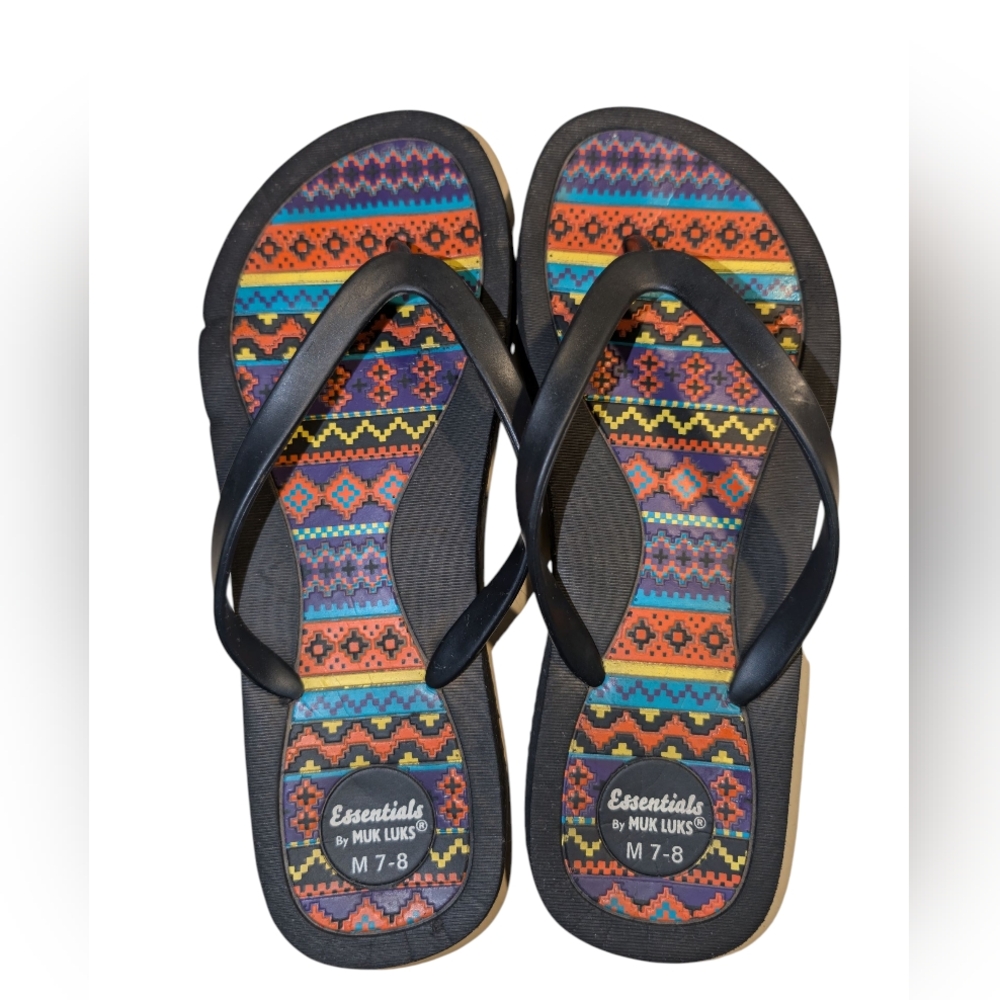 Essentials BY MUK LUKS FLIP FLOPS SANDALS WOMENS SIZE 7/8 SOUTHWEST DESIGN